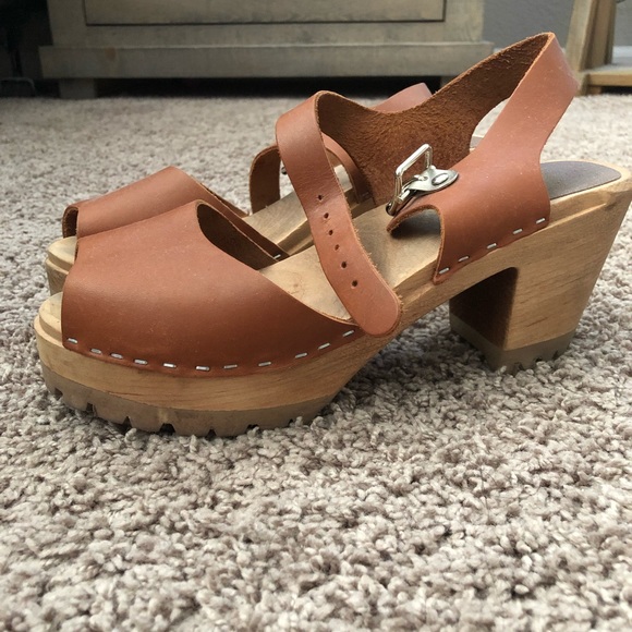open toe mia clogs